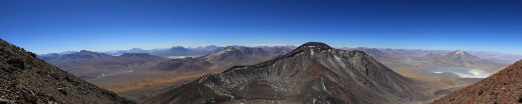 This is the view where we turned around, elevation 6009m (19714 ft). For my pilot friends, I walked on FL200 (within the tolerance anyway).